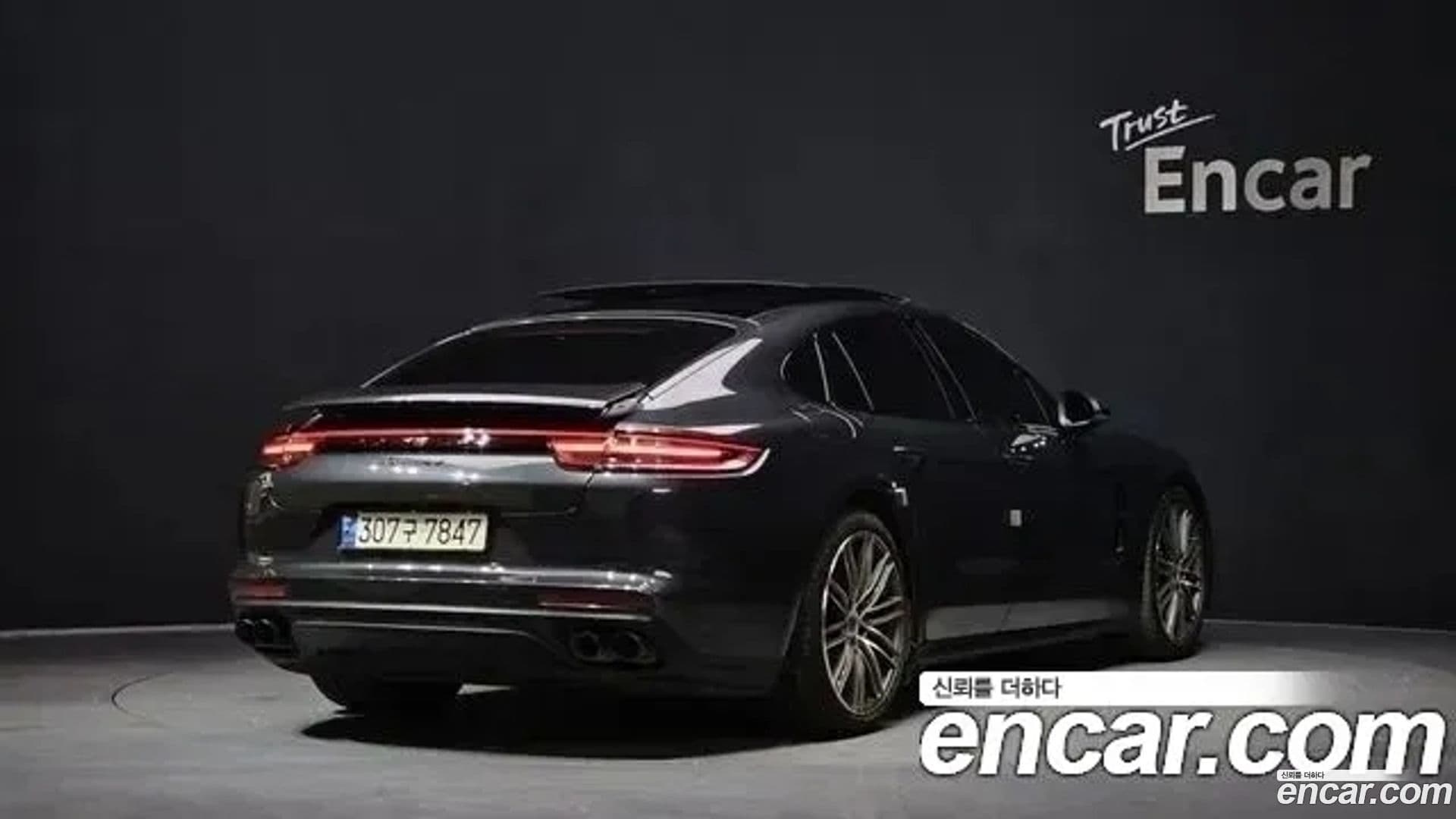 Main__Slider__Photo:Panamera Porsche 2018.4-1