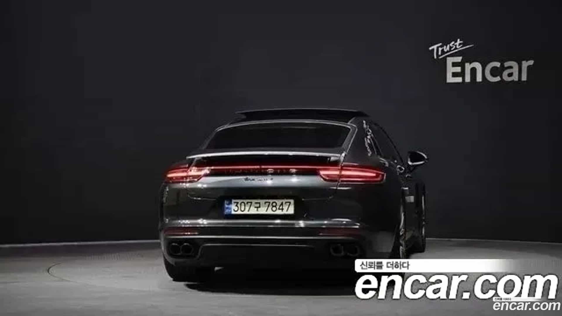 Panamera Porsche 2018.4-OUTER-004
