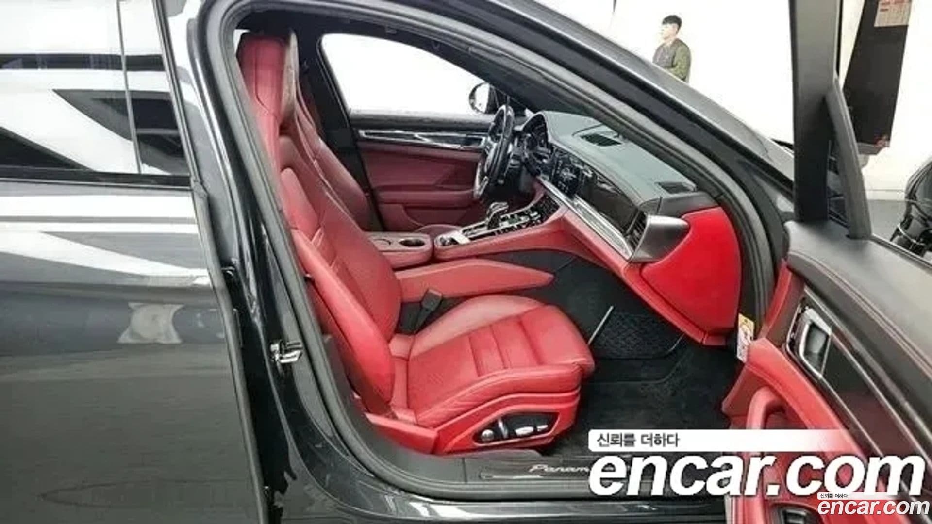 Main__Slider__Photo:Panamera Porsche 2018.4-10