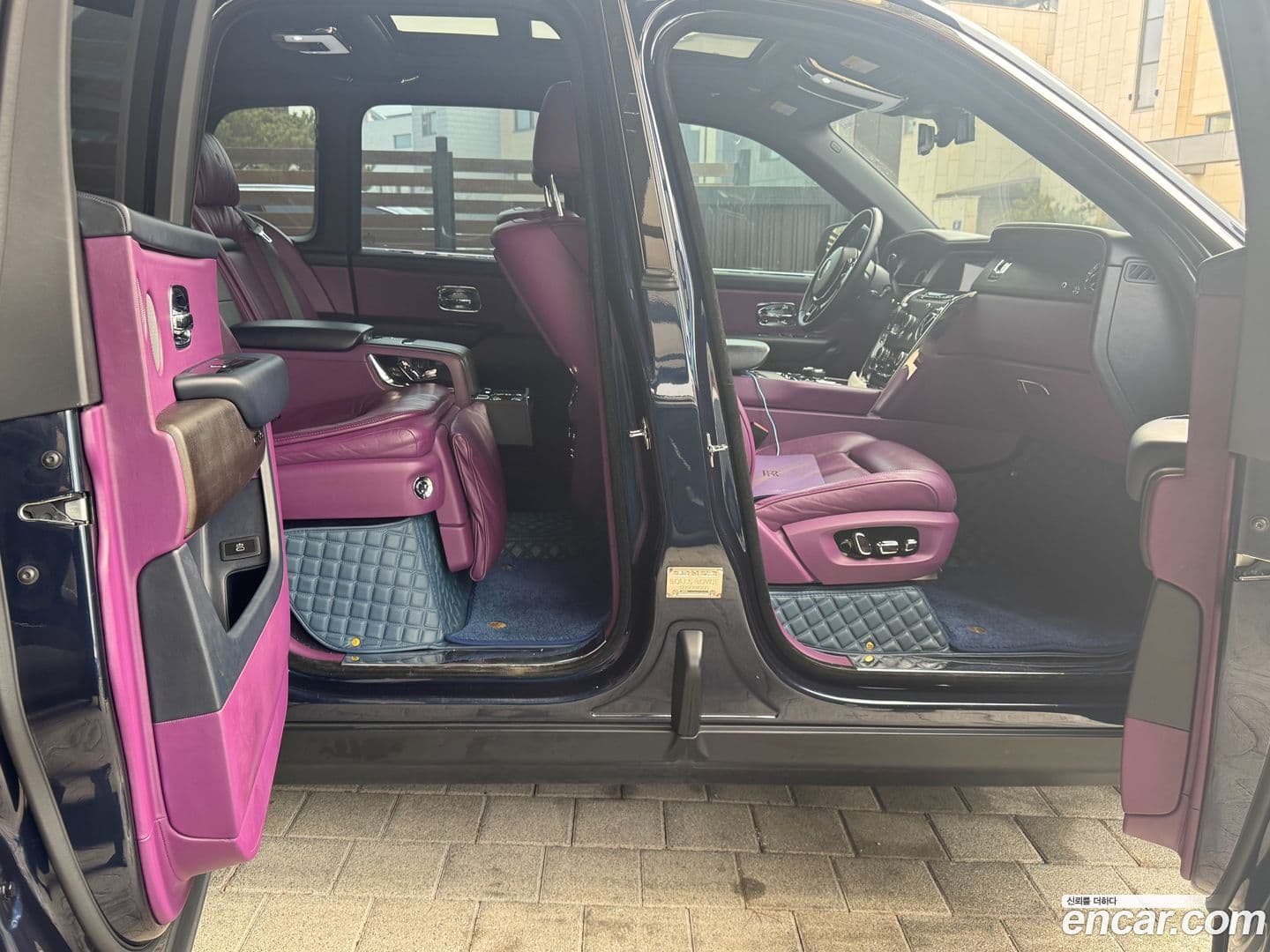 Main__Slider__Photo:Cullinan Rolls-Royce 2019.6-1