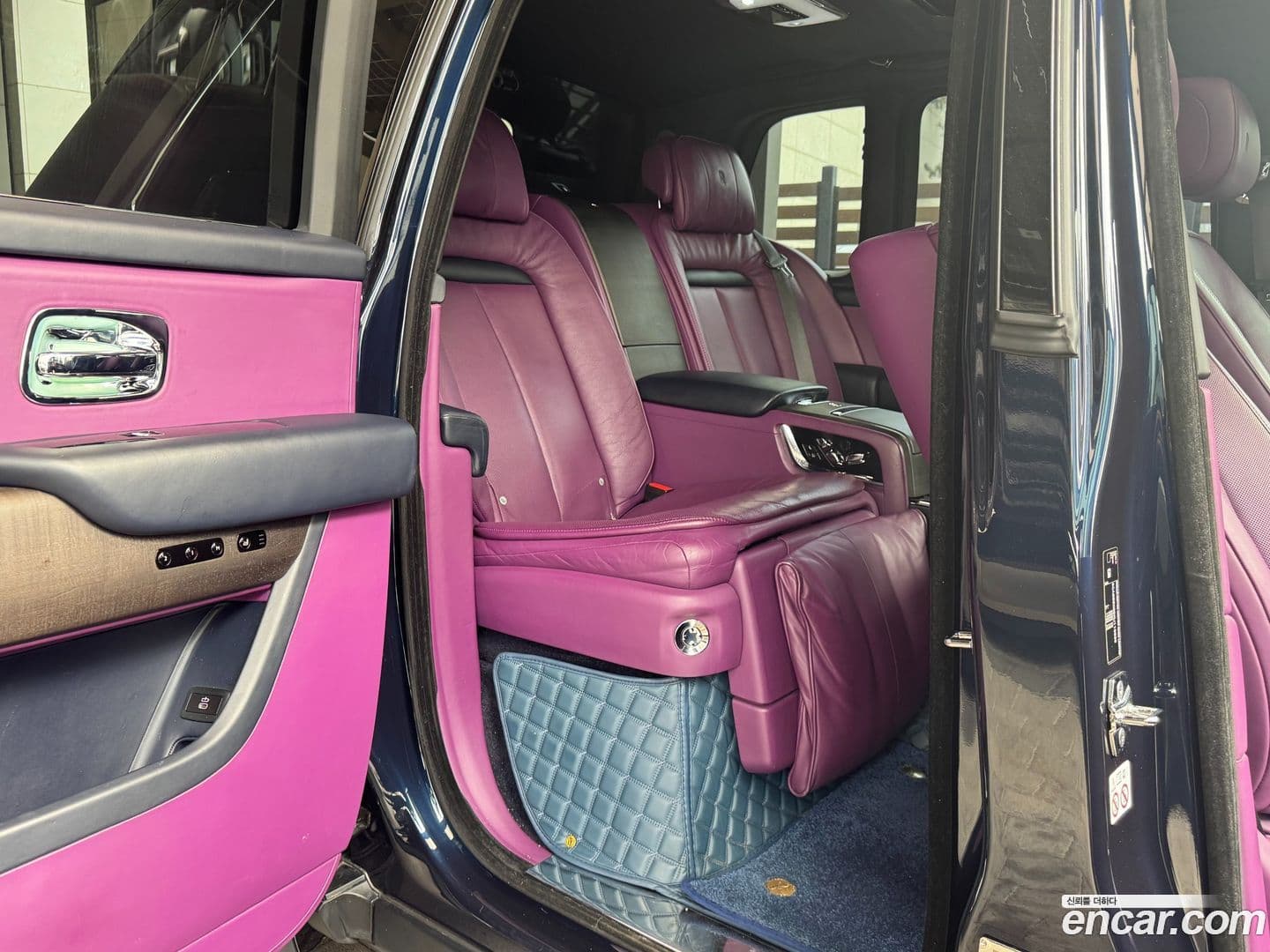 Main__Slider__Photo:Cullinan Rolls-Royce 2019.6-2