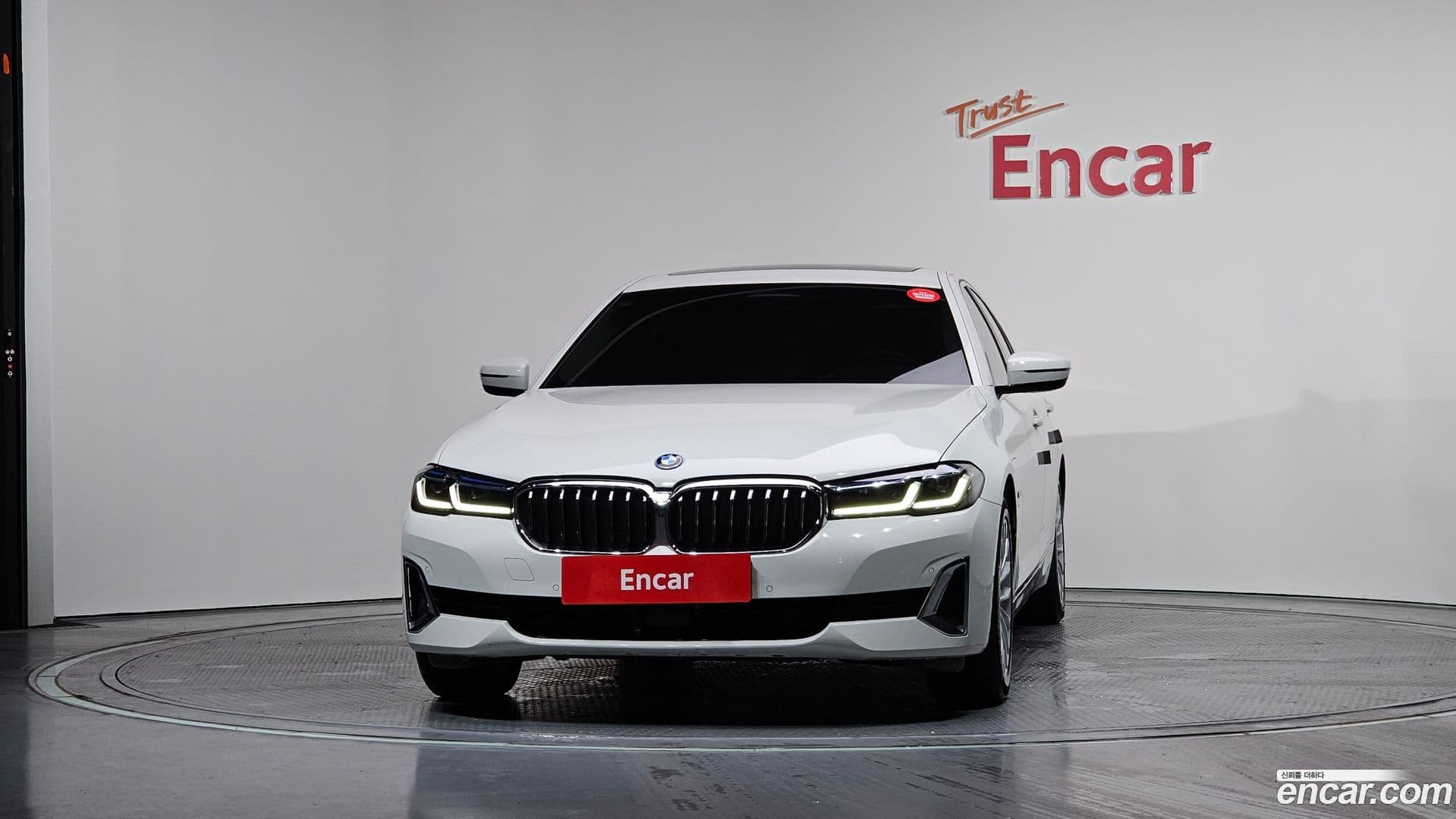 Main__Slider__Photo:5-Series BMW 2022.3-2