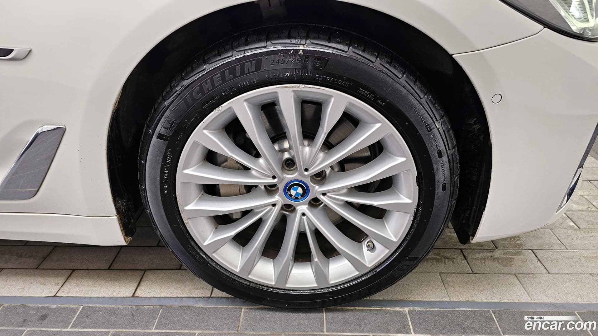 Main__Slider__Photo:5-Series BMW 2022.3-4