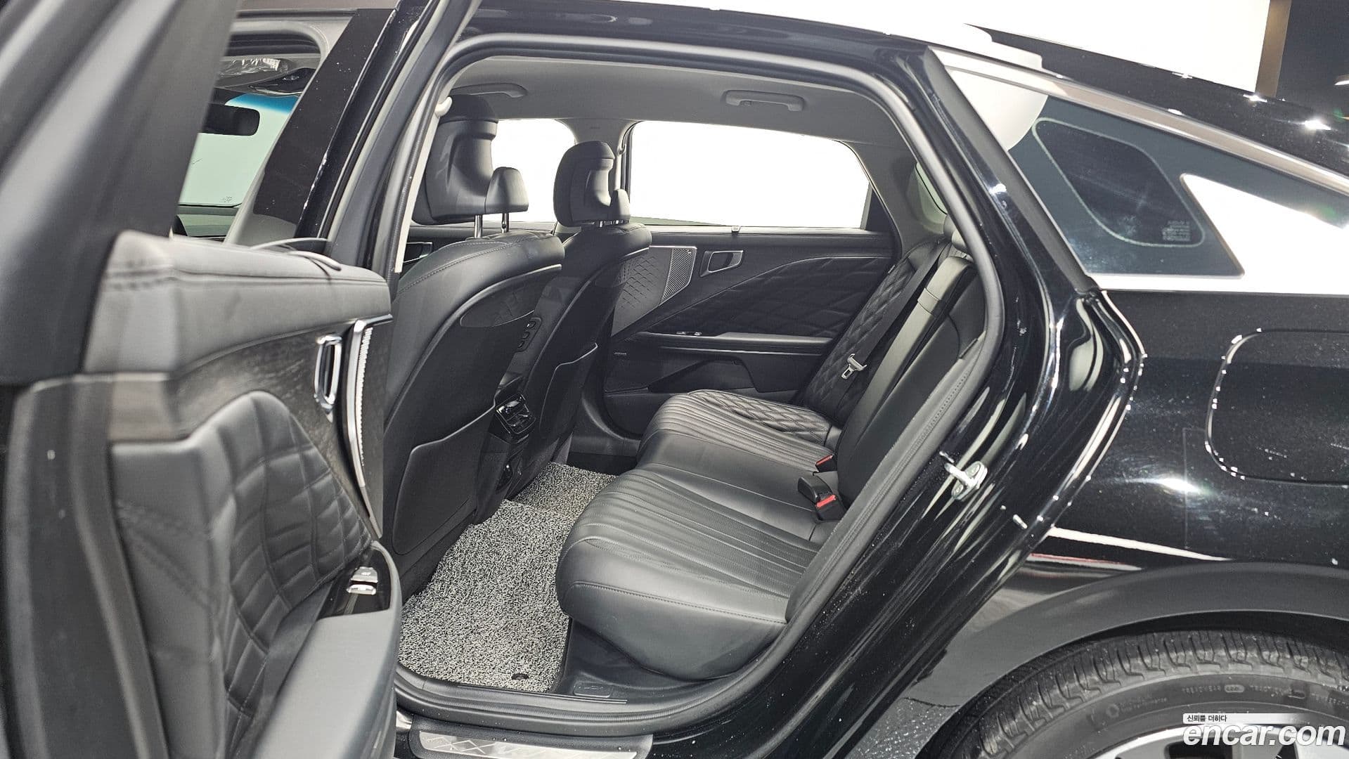 Main__Slider__Photo:K8 Kia 2021.4-10