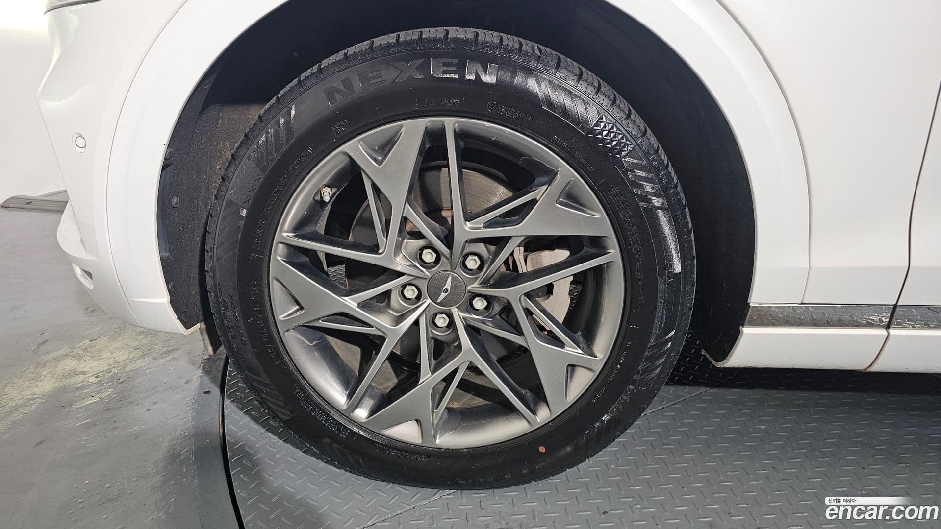 Main__Slider__Photo:GV70 Genesis 2022.3-4