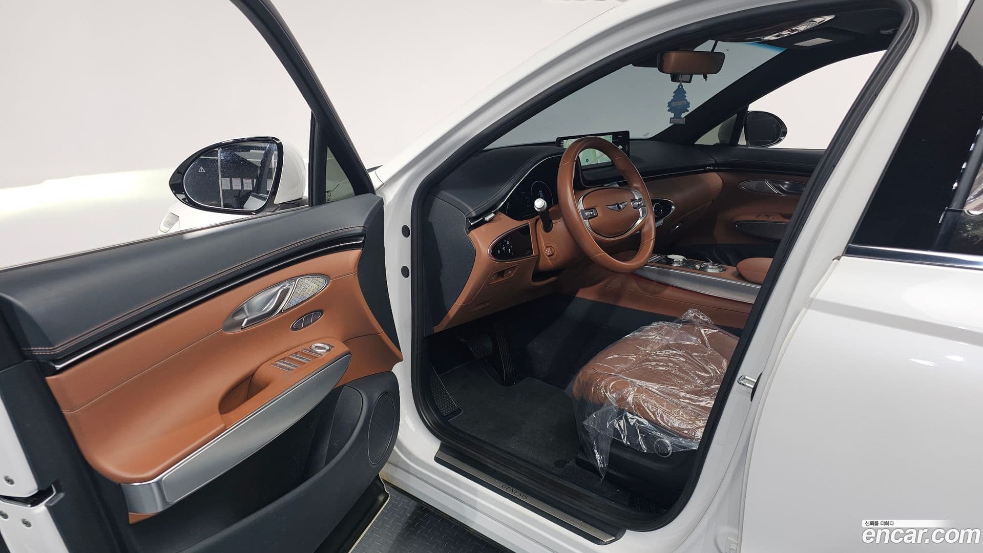 Main__Slider__Photo:GV70 Genesis 2022.3-9