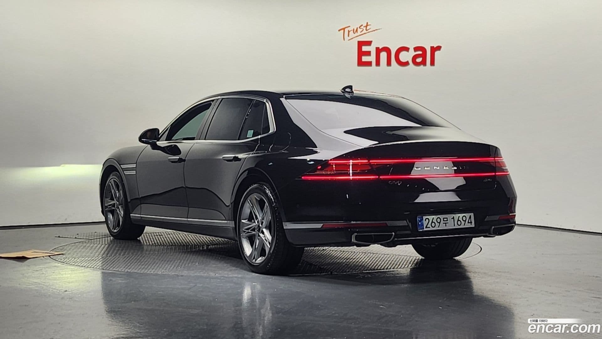 Main__Slider__Photo:G90 Genesis 2022.7-1