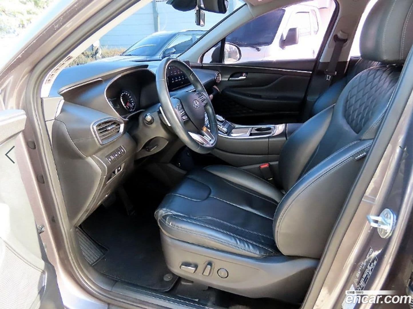 Main__Slider__Photo:Santafe Hyundai 2020.10-4