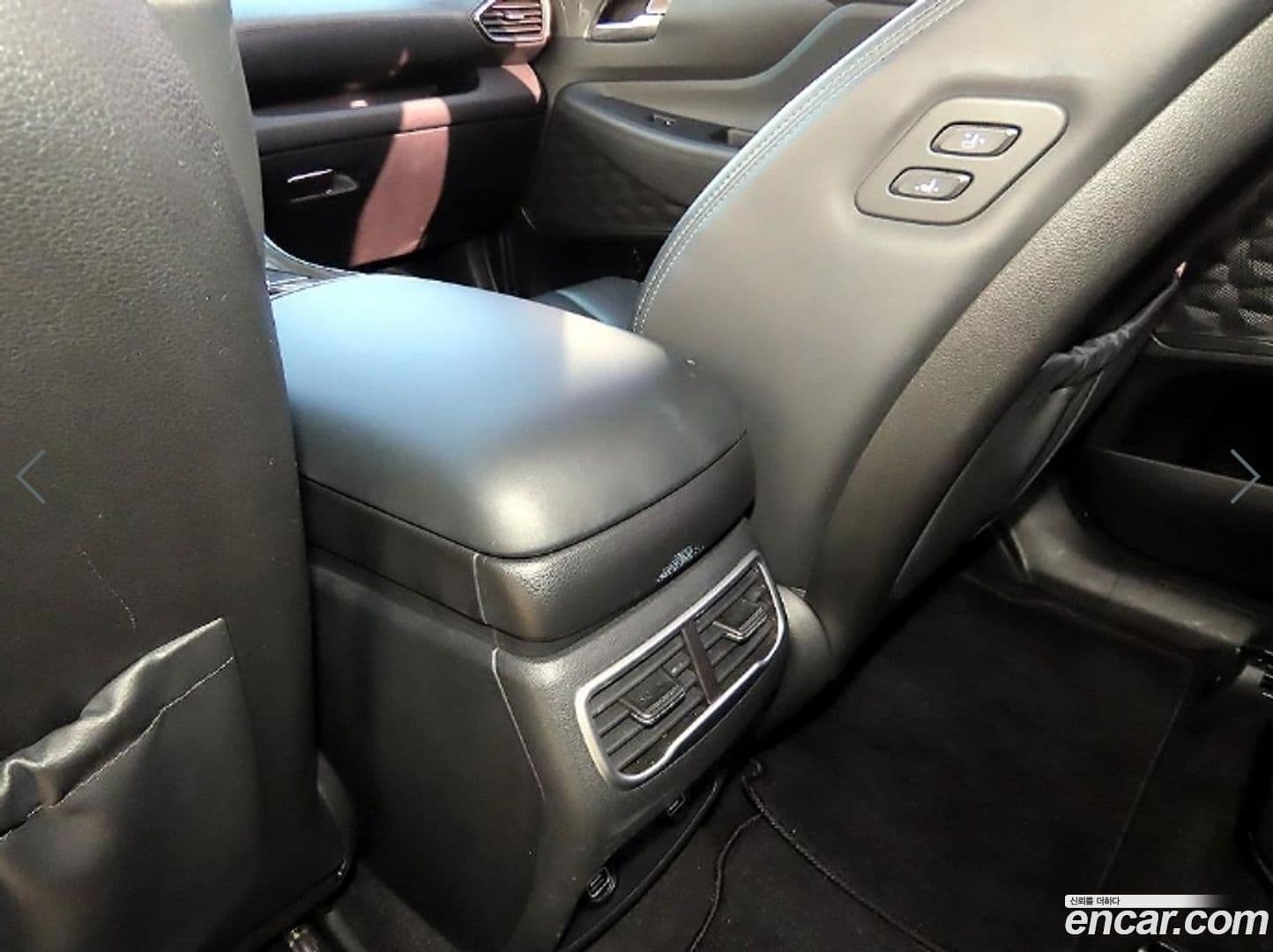 Main__Slider__Photo:Santafe Hyundai 2020.10-16