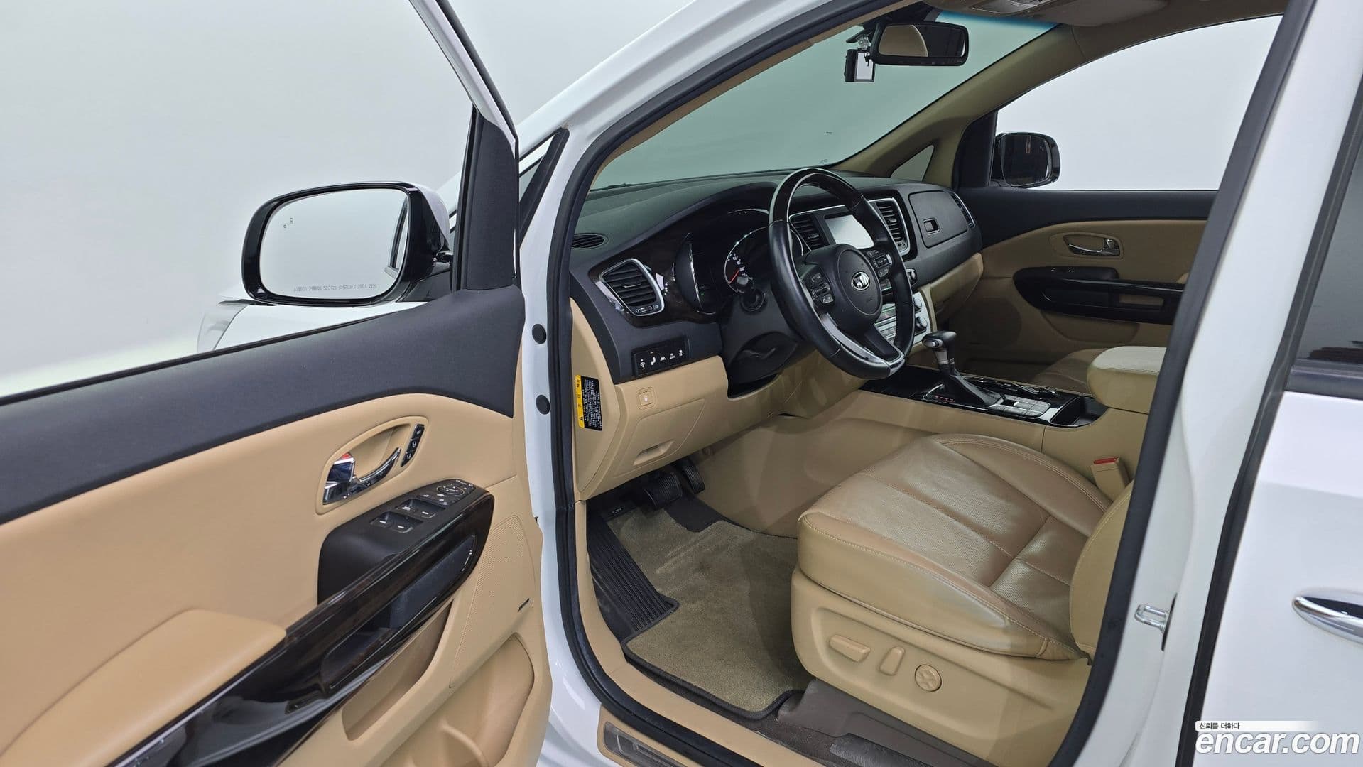 Main__Slider__Photo:Canival Kia 2020.5-9