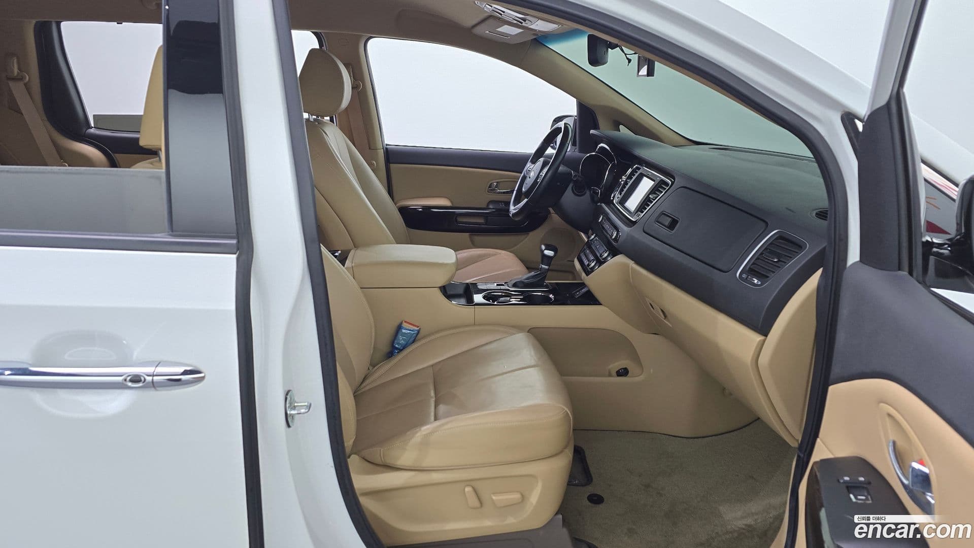 Main__Slider__Photo:Canival Kia 2020.5-10