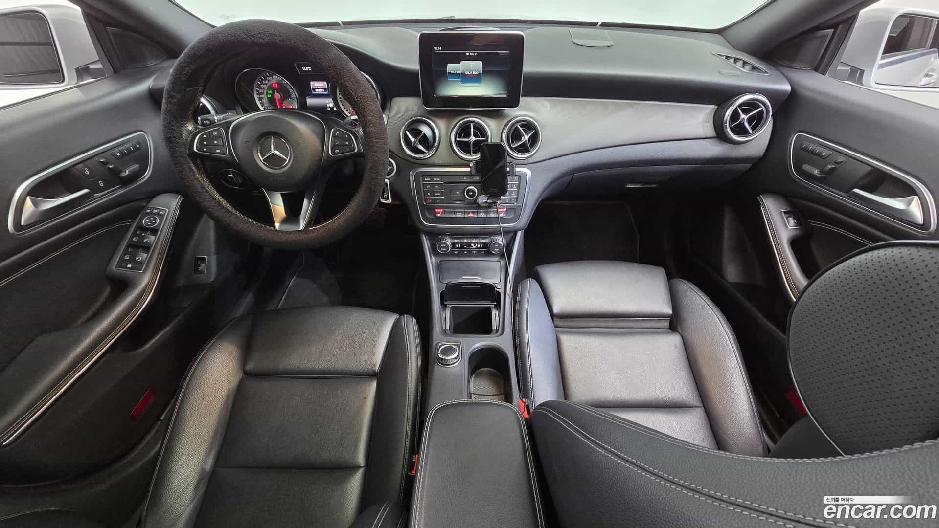 CLA-Class Mercedes-Benz 2016.3-INNER-007