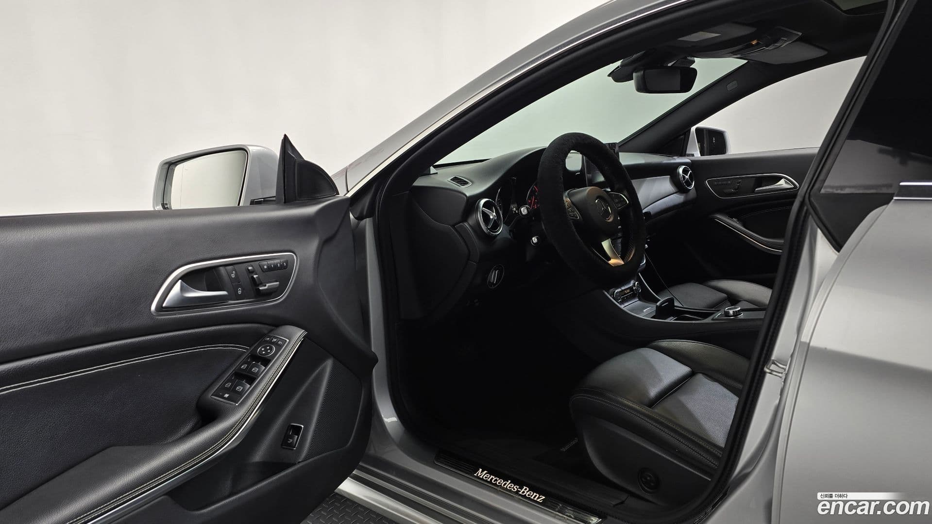 Main__Slider__Photo:CLA-Class Mercedes-Benz 2016.3-9