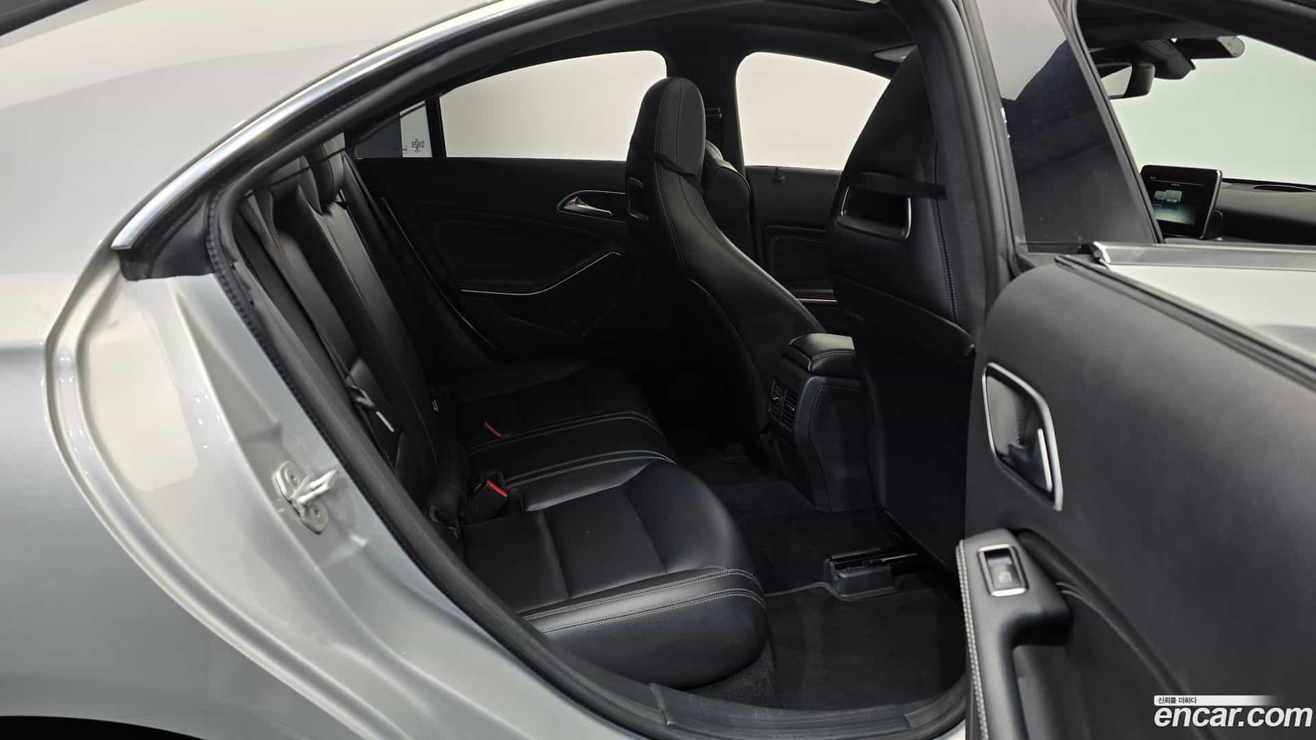 CLA-Class Mercedes-Benz 2016.3-OPTION-016