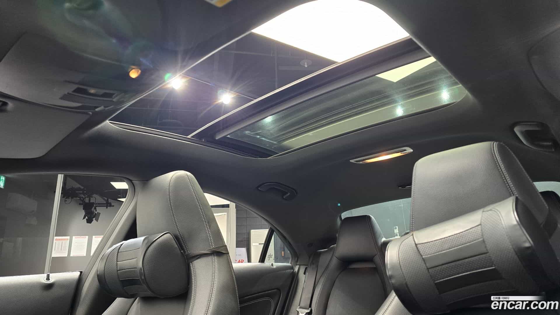 CLA-Class Mercedes-Benz 2016.3-OPTION-023