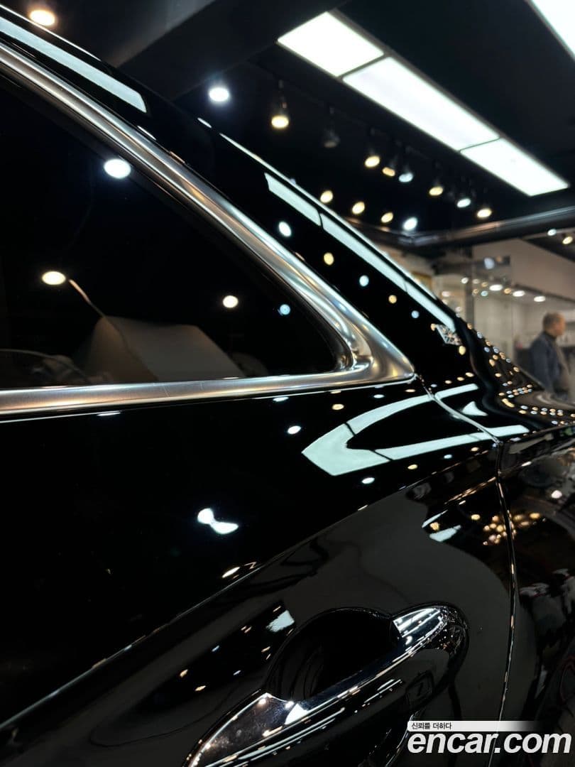 Main__Slider__Photo:Flying Spur Bentley 2021.1-9