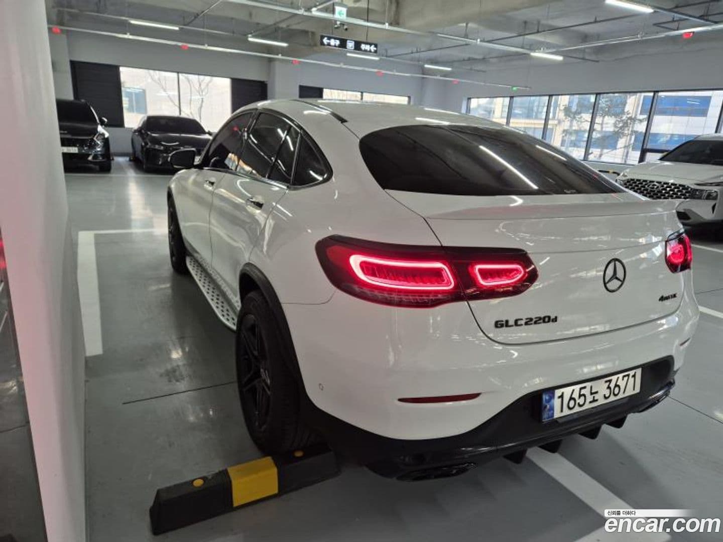 Main__Slider__Photo:GLC-Class Mercedes-Benz 2020.9-4