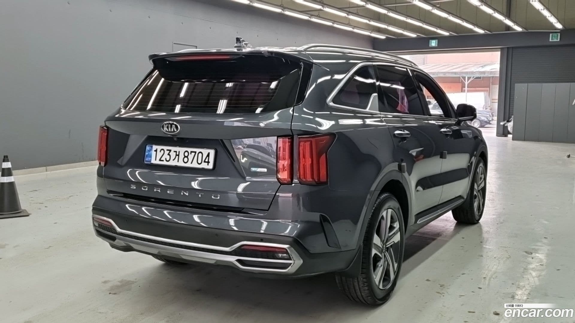 Main__Slider__Photo:Sorento Kia 2021.1-1