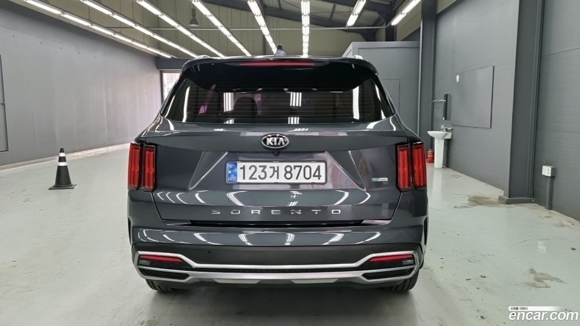 Main__Slider__Photo:Sorento Kia 2021.1-3