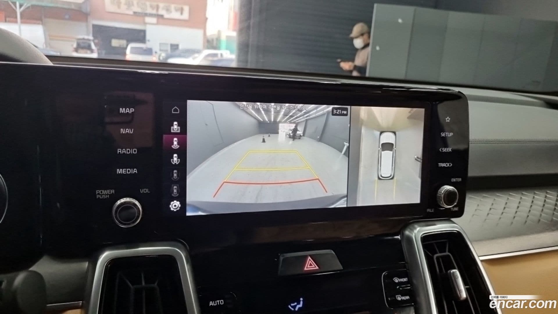 Main__Slider__Photo:Sorento Kia 2021.1-11