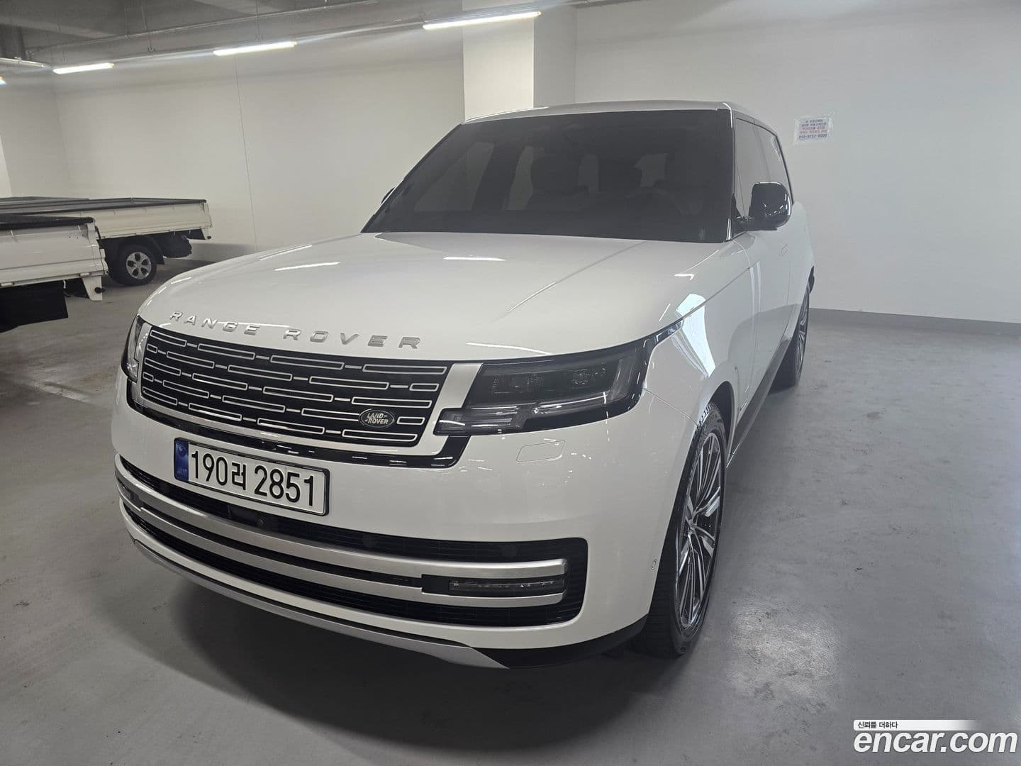 Main__Slider__Photo:Range Rover Land Rover 2024.5-0