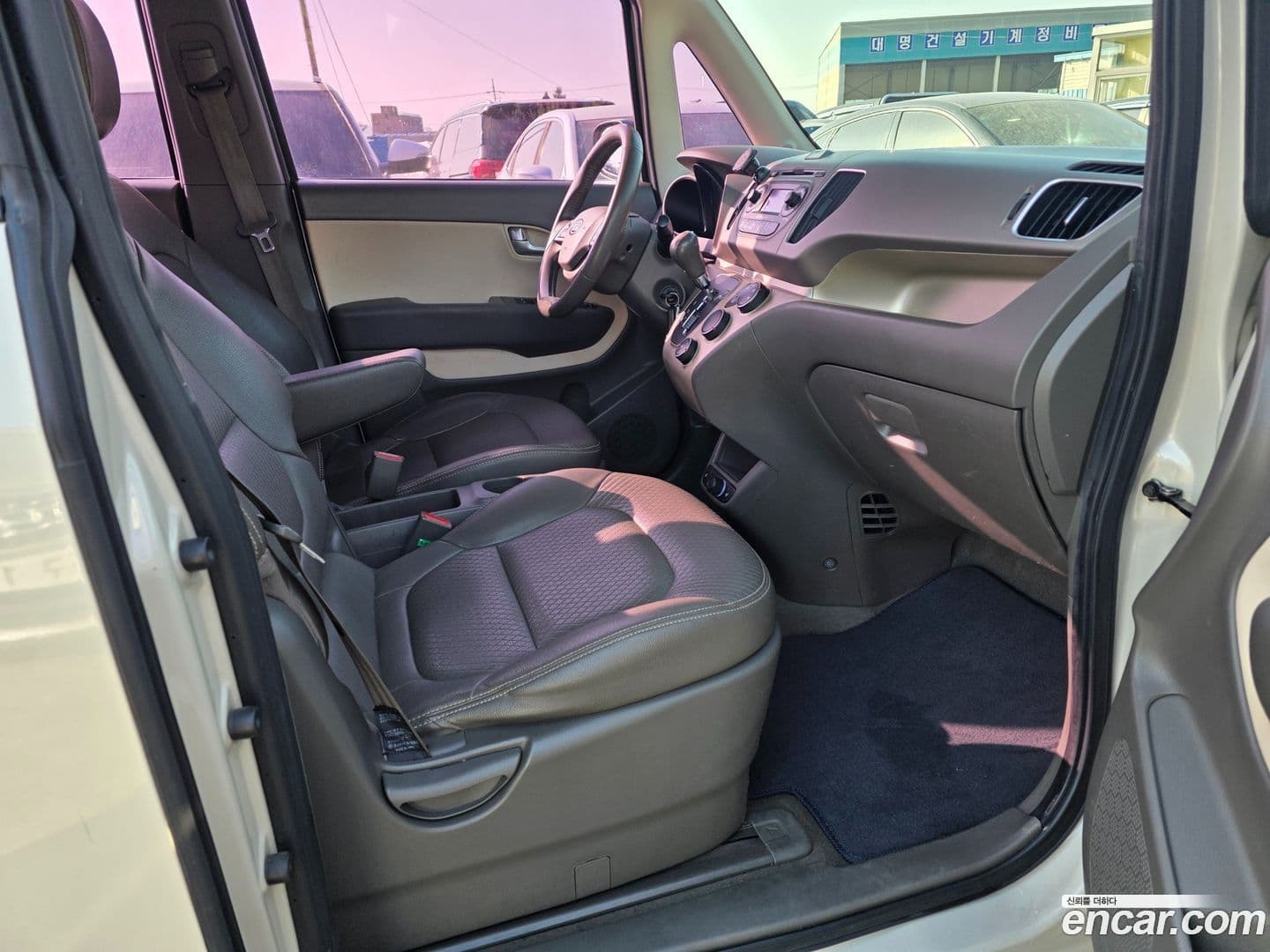 Main__Slider__Photo:RAY Kia 2012.3-7