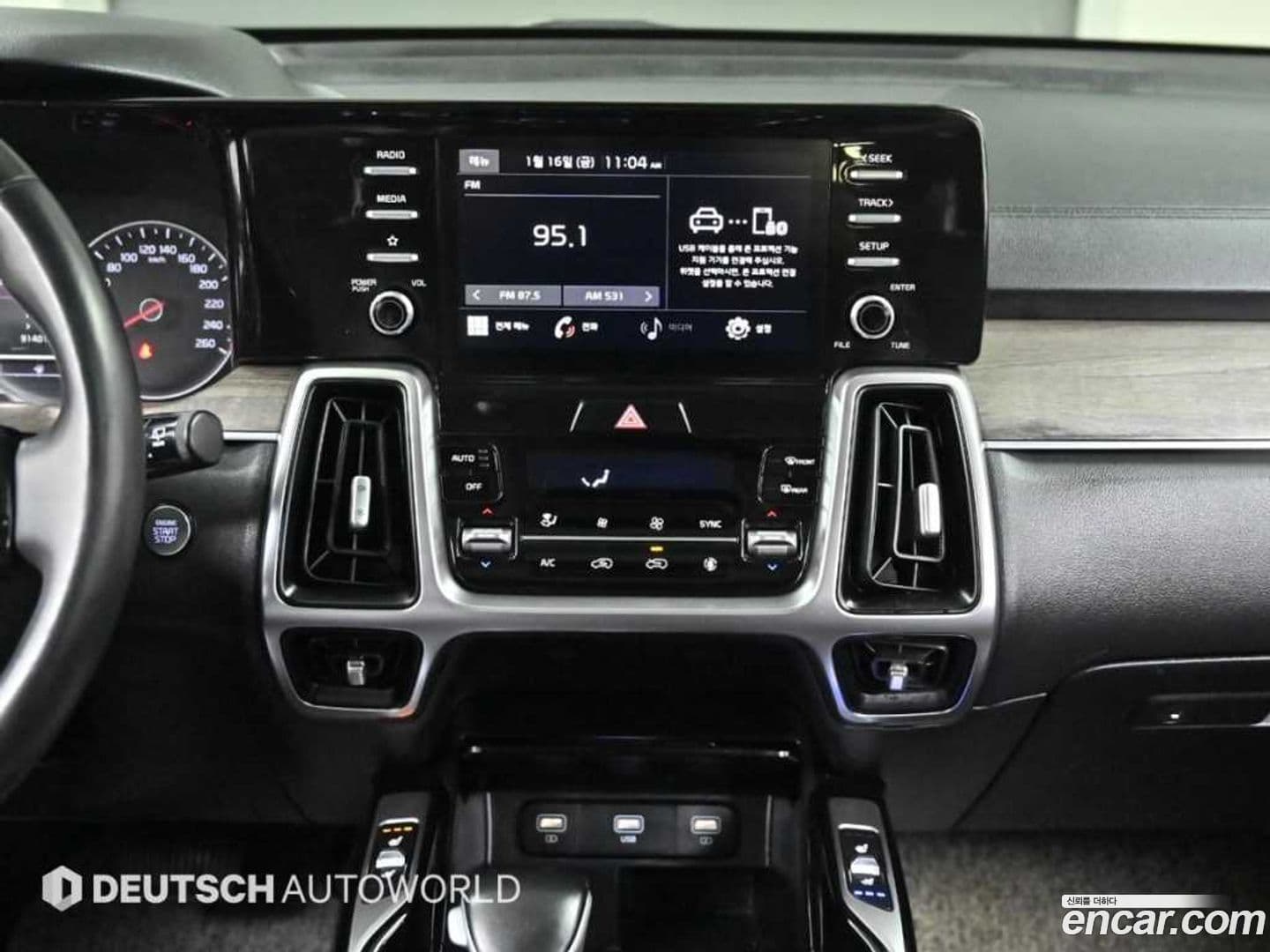 Main__Slider__Photo:Sorento Kia 2021.3-13