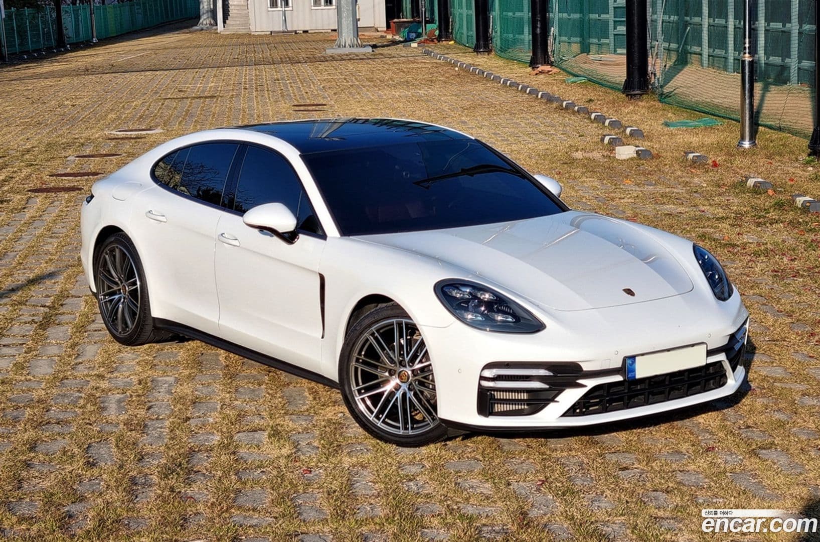 Main__Slider__Photo:Panamera Porsche 2021.3-2