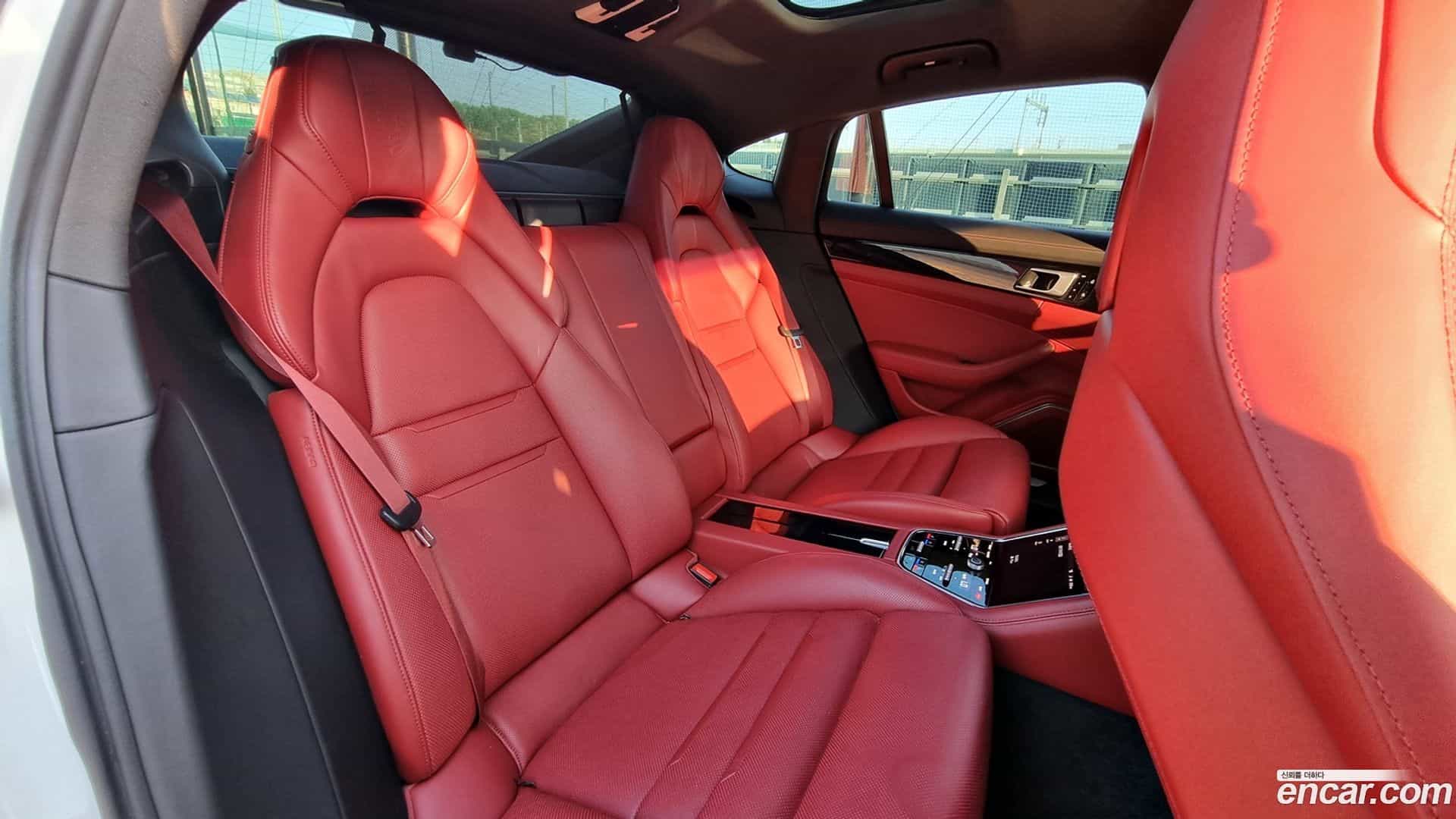 Panamera Porsche 2021.3-INNER-009