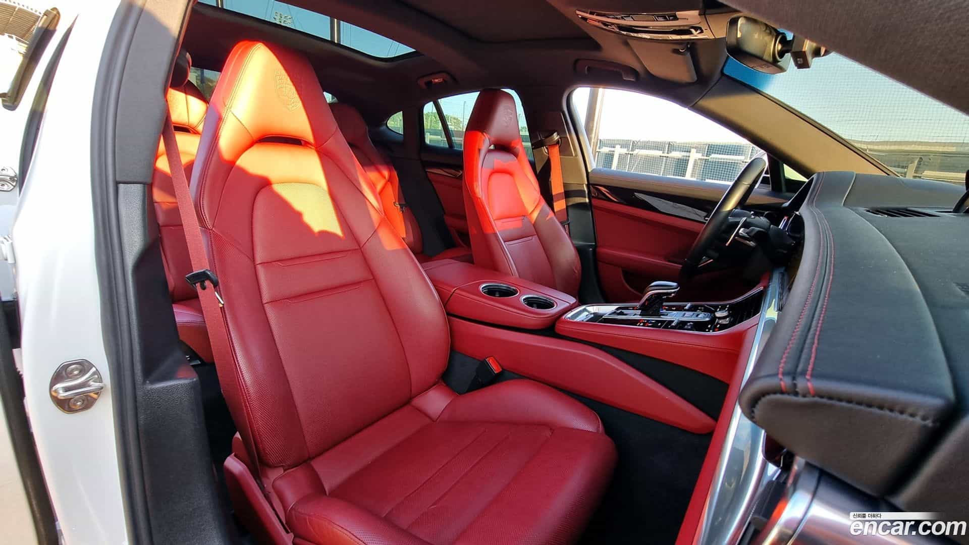 Panamera Porsche 2021.3-INNER-010