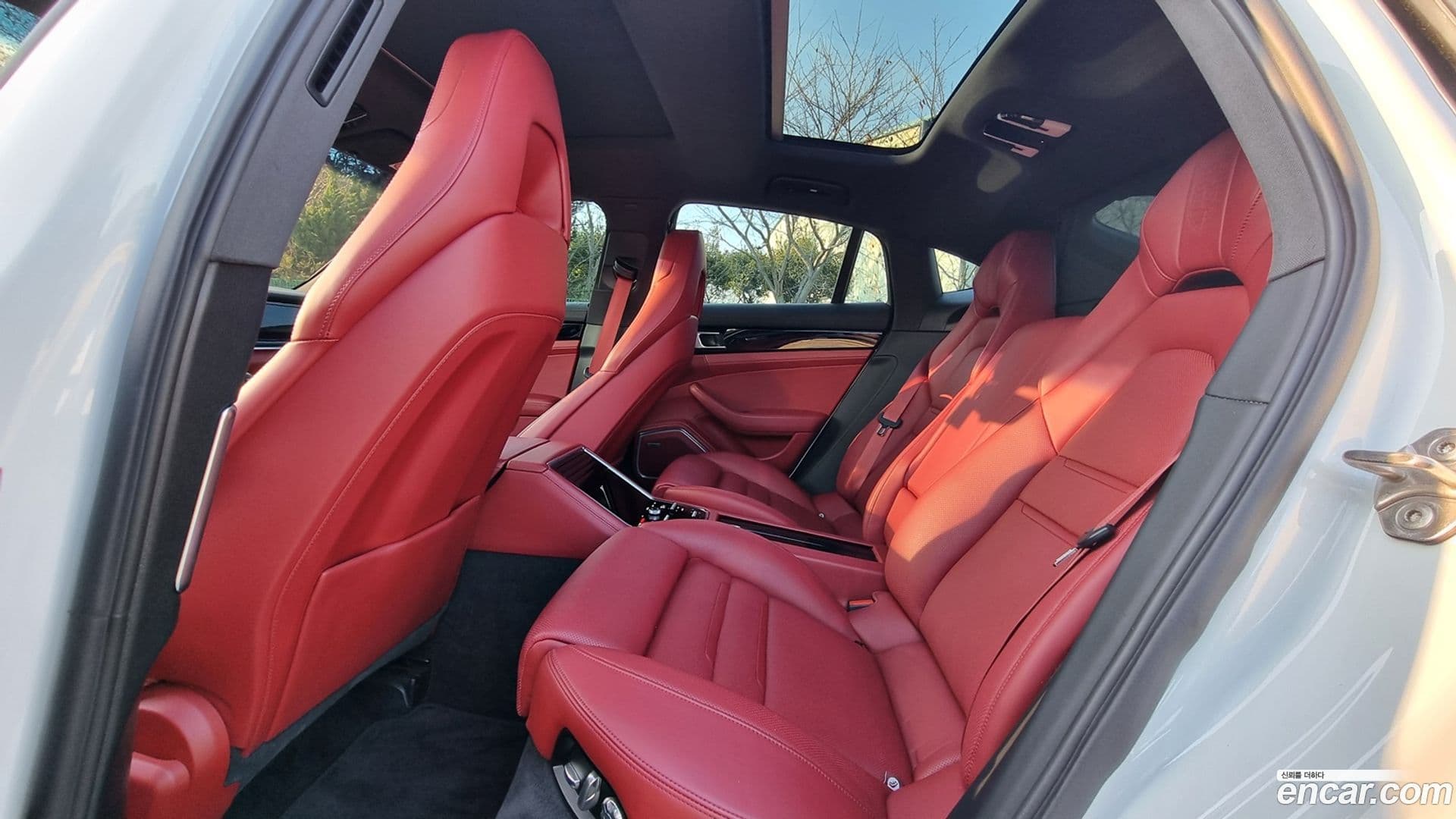 Main__Slider__Photo:Panamera Porsche 2021.3-12