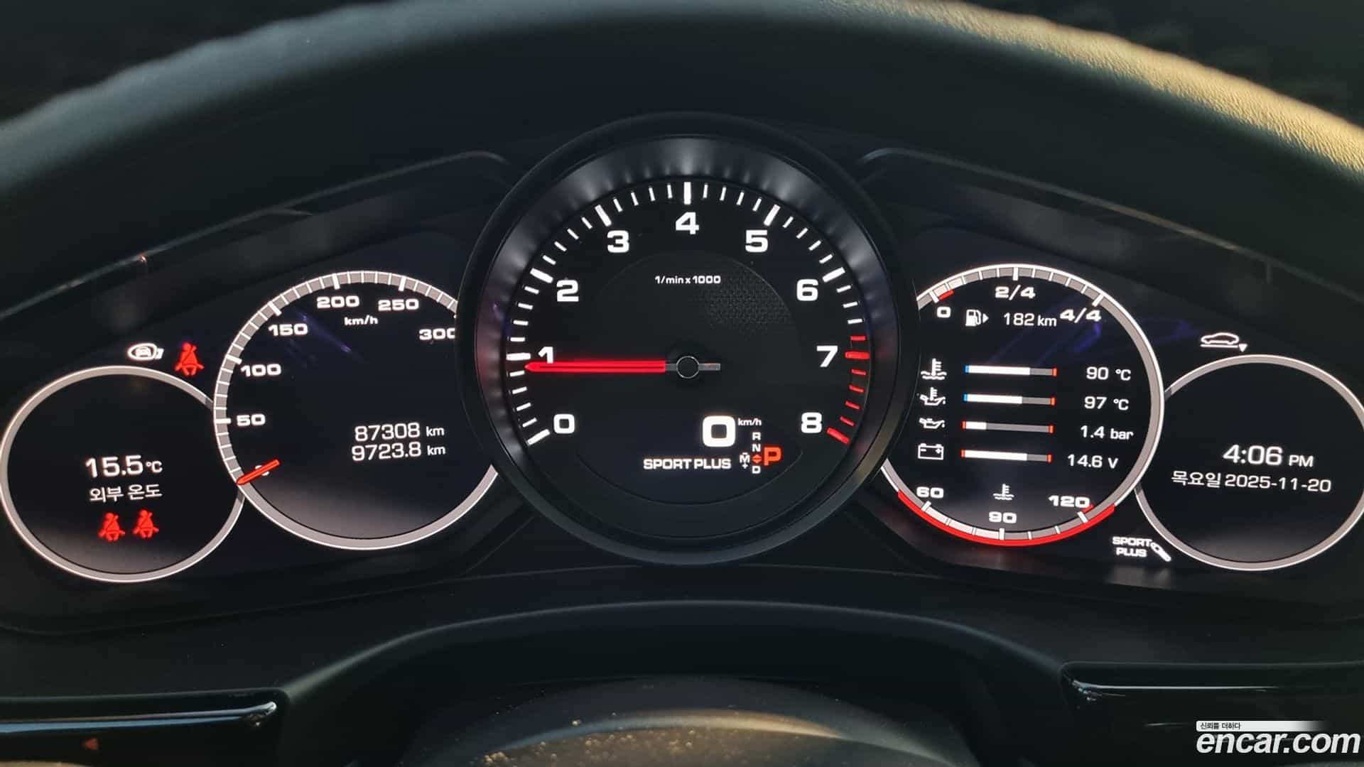 Panamera Porsche 2021.3-OPTION-019