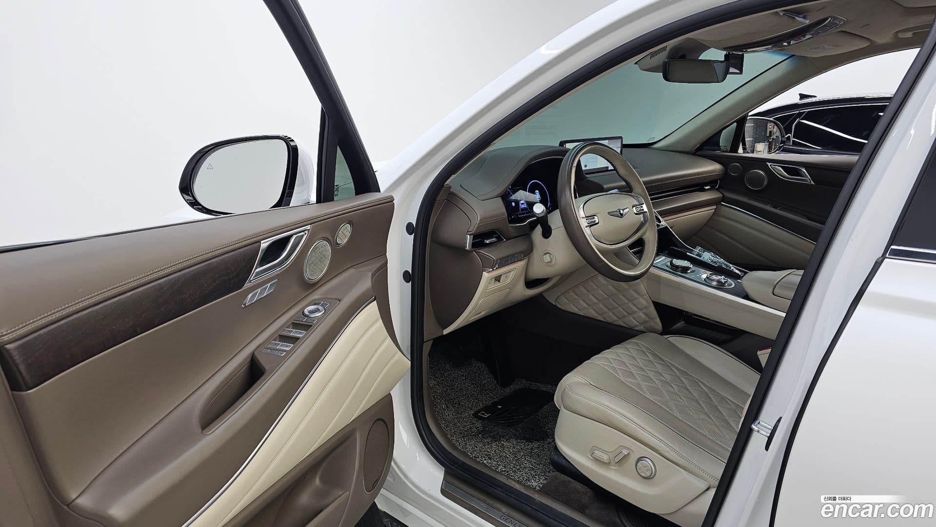 Main__Slider__Photo:GV80 Genesis 2023.1-9