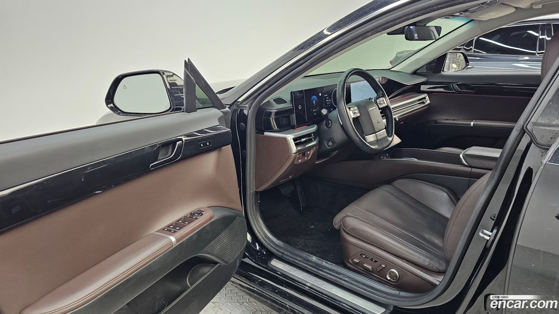 Main__Slider__Photo:Grandeur Hyundai 2022.11-9