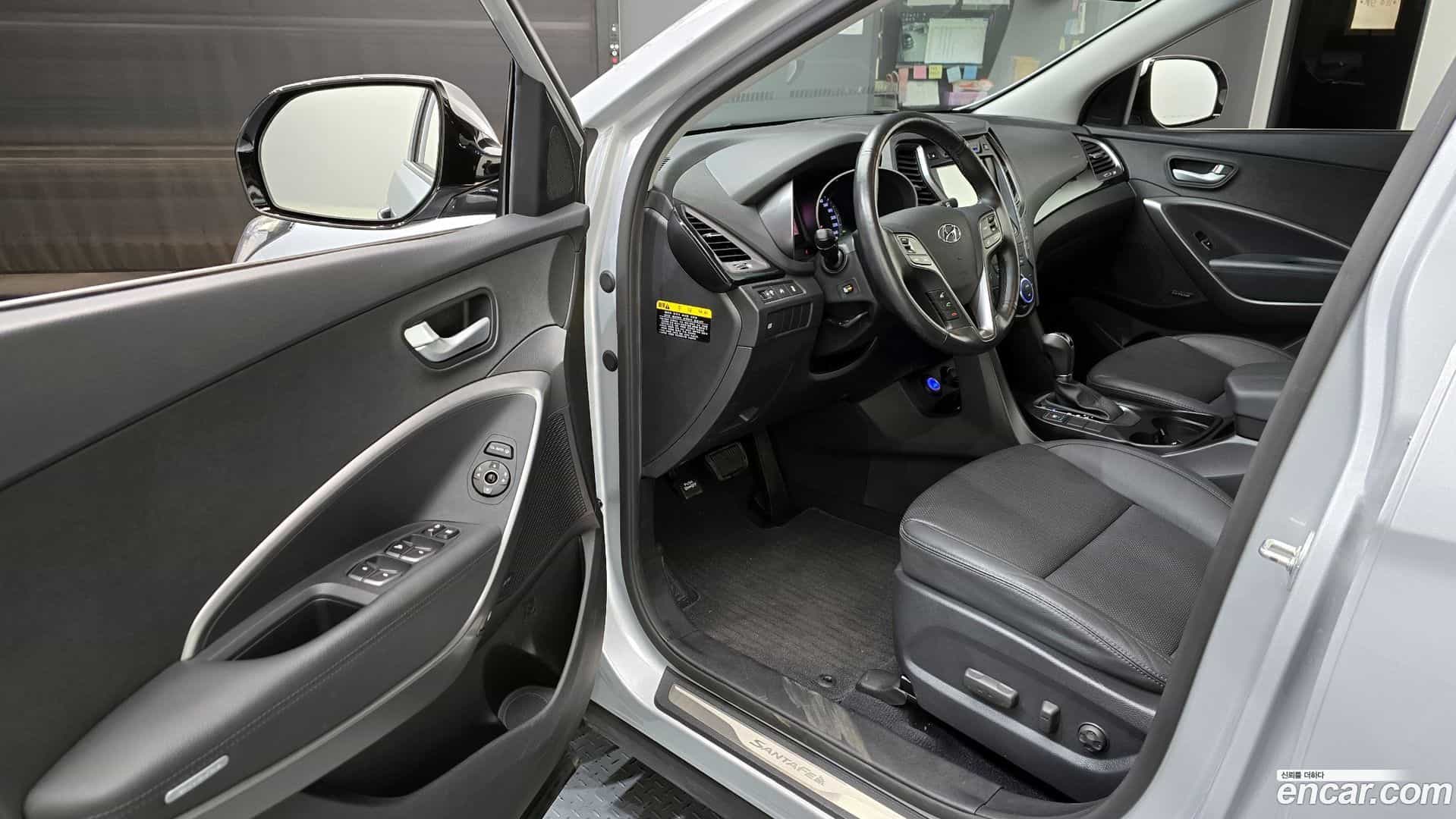 Santafe Hyundai 2014.2-INNER-010