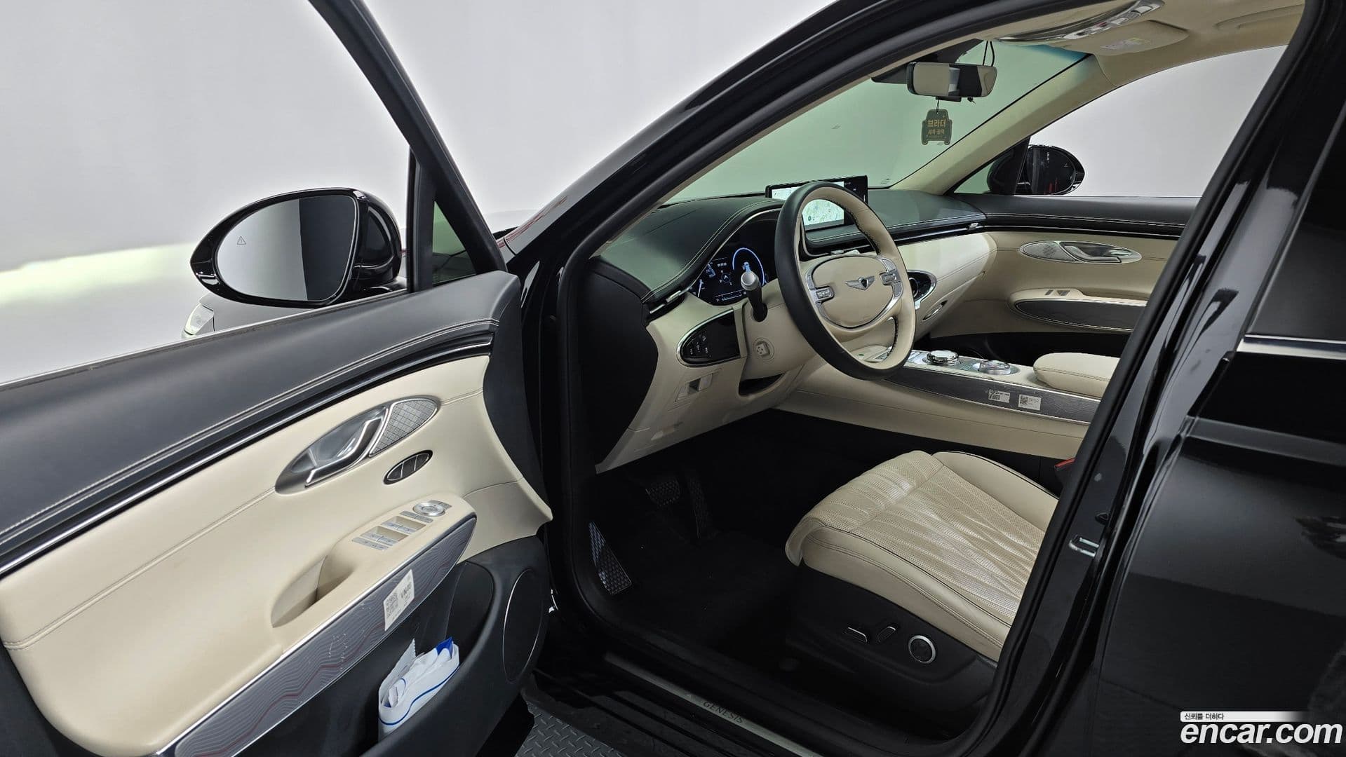 Main__Slider__Photo:GV70 Genesis 2022.11-9