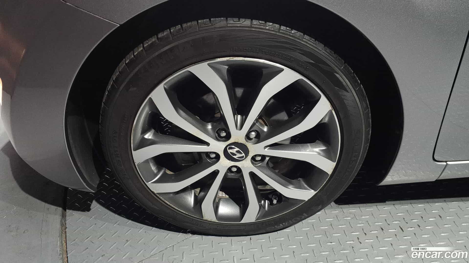 AVANTE Hyundai 2013.1-OUTER-005