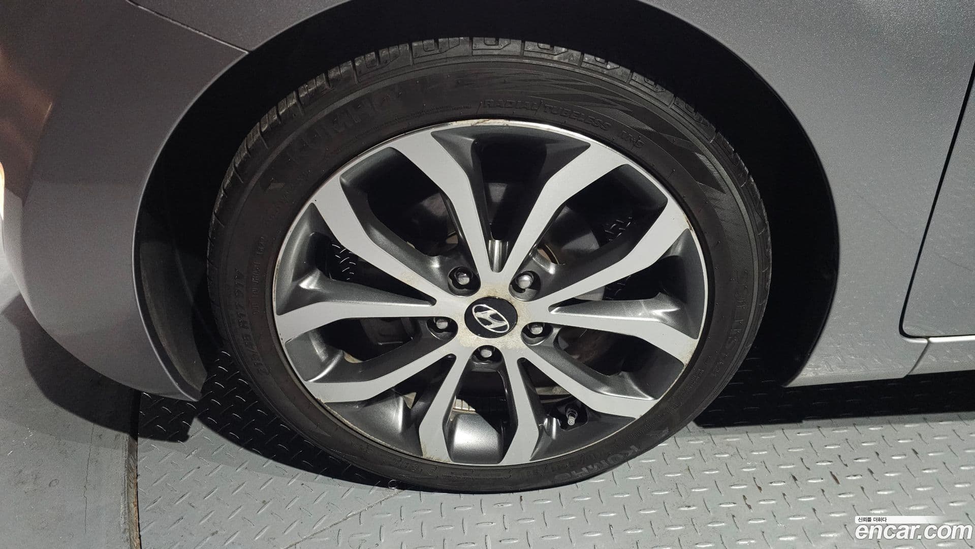 Main__Slider__Photo:AVANTE Hyundai 2013.1-4