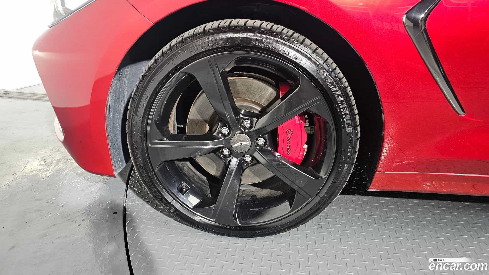 G70 Genesis 2020.0-OUTER-005