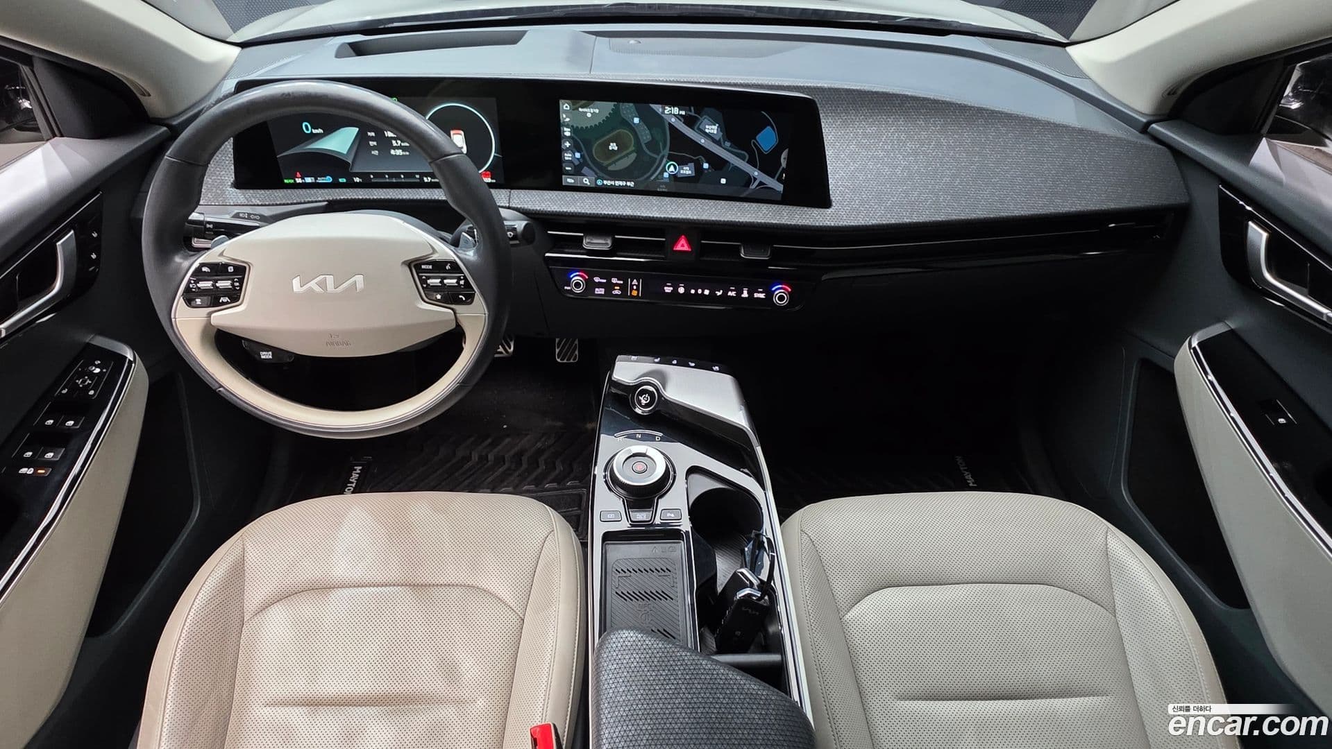 Main__Slider__Photo:EV6 Kia 2022.3-6