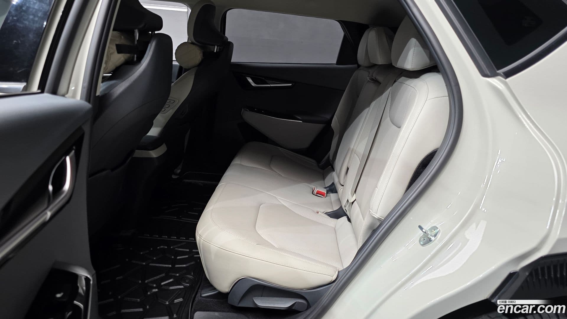 Main__Slider__Photo:EV6 Kia 2022.3-11