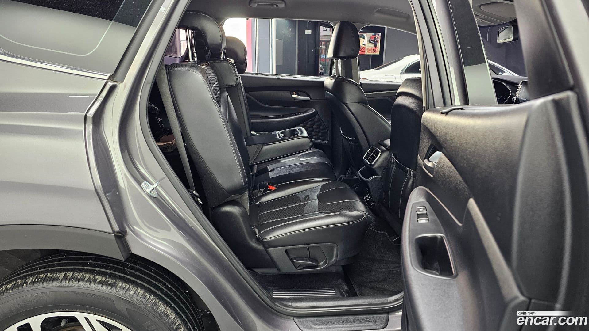 Main__Slider__Photo:Santafe Hyundai 2018.7-11