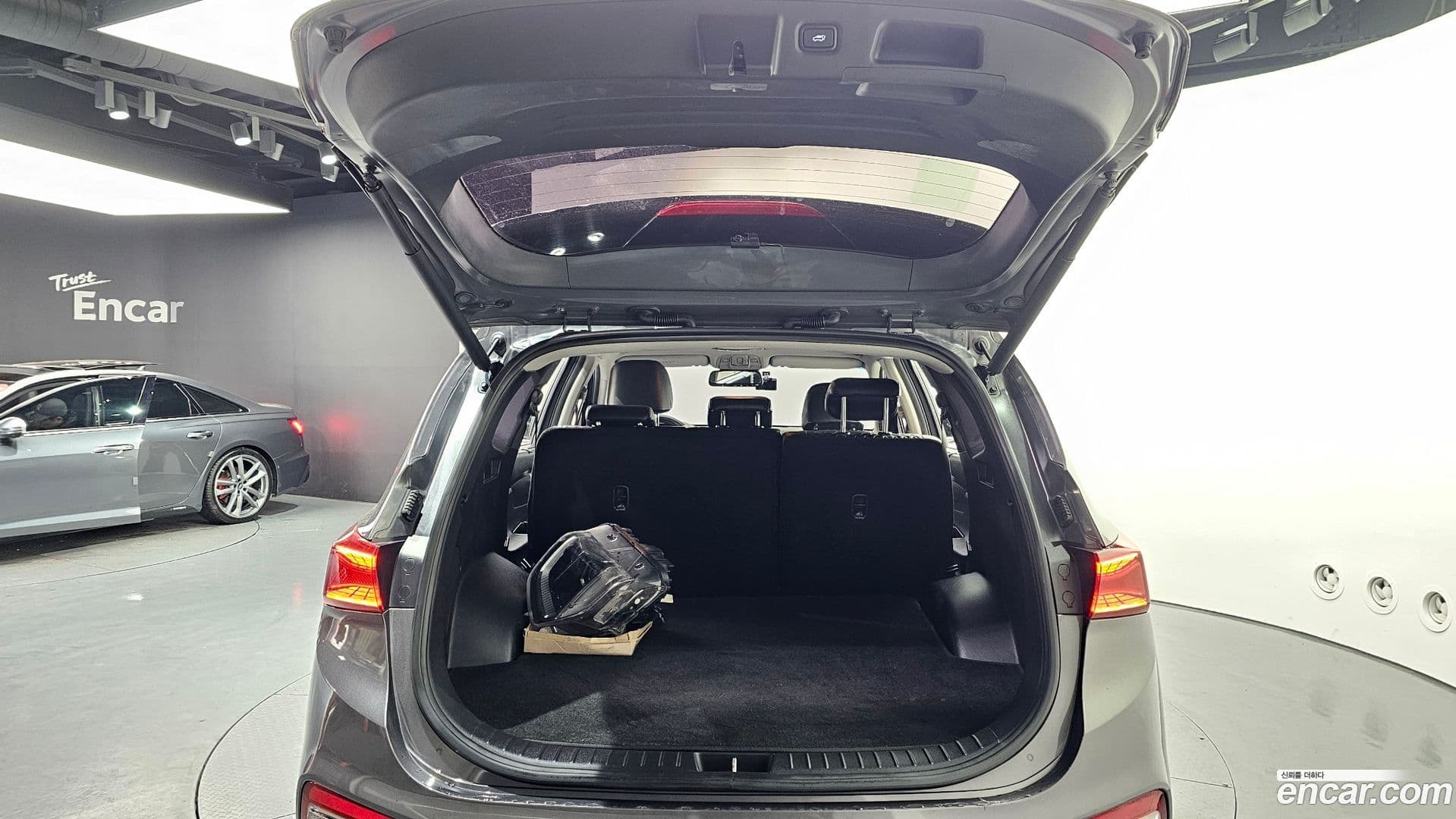 Main__Slider__Photo:Santafe Hyundai 2018.7-19