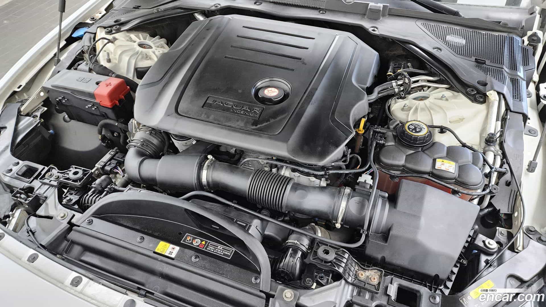 XE Jaguar 2017.8-INNER-006