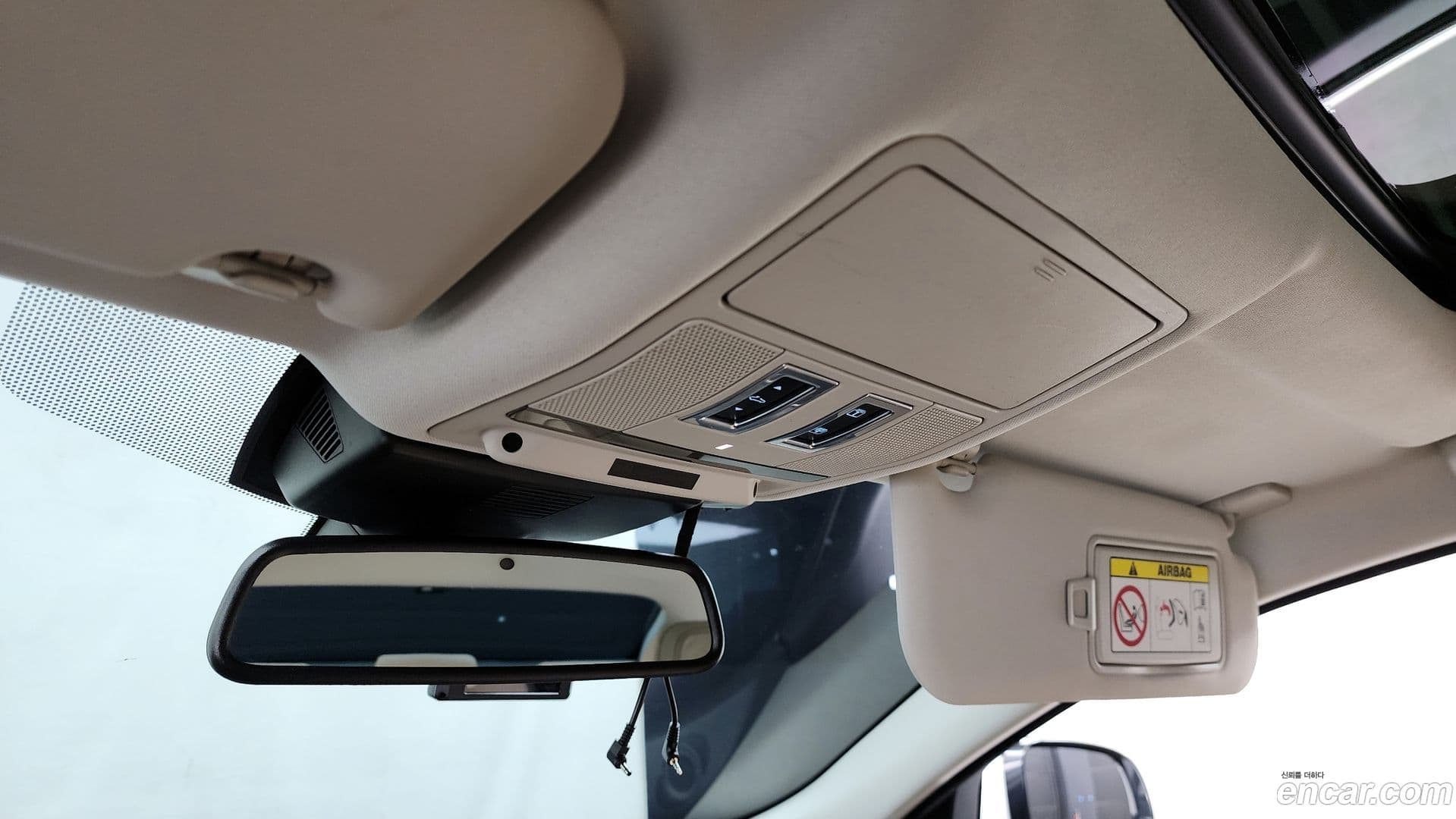 Main__Slider__Photo:XE Jaguar 2017.8-16