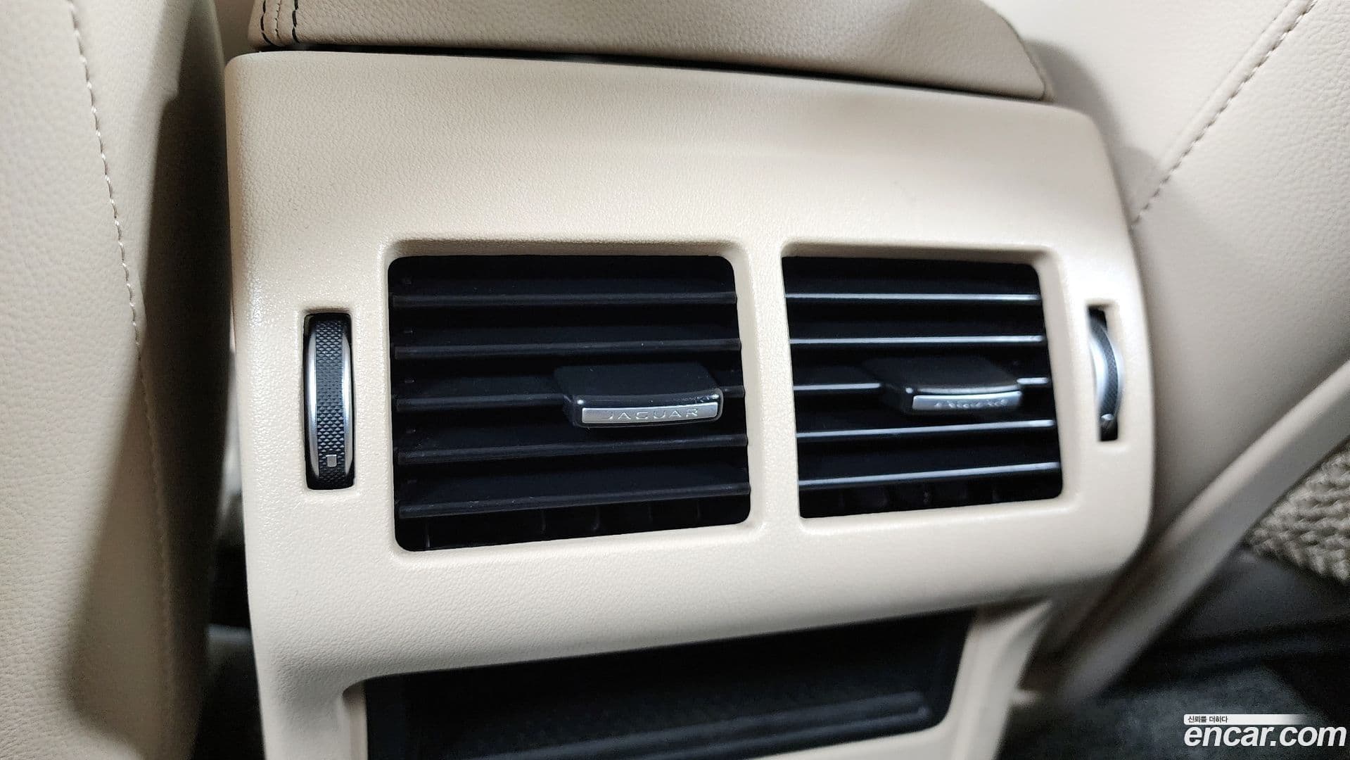 Main__Slider__Photo:XE Jaguar 2017.8-18