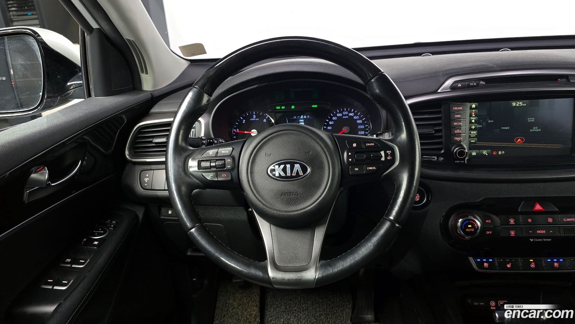 Main__Slider__Photo:Sorento Kia 2015.5-12