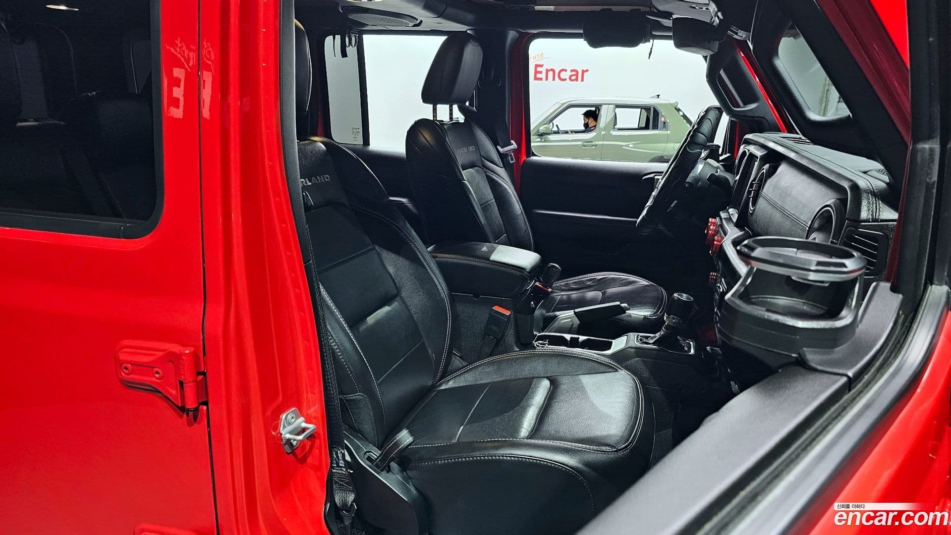 Main__Slider__Photo:Wrangler Jeep 2019.11-9