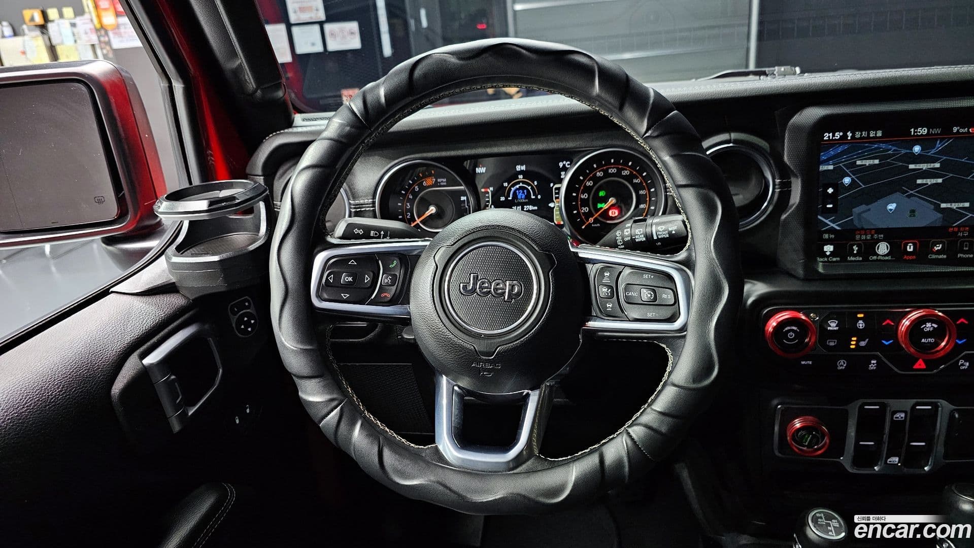 Main__Slider__Photo:Wrangler Jeep 2019.11-13