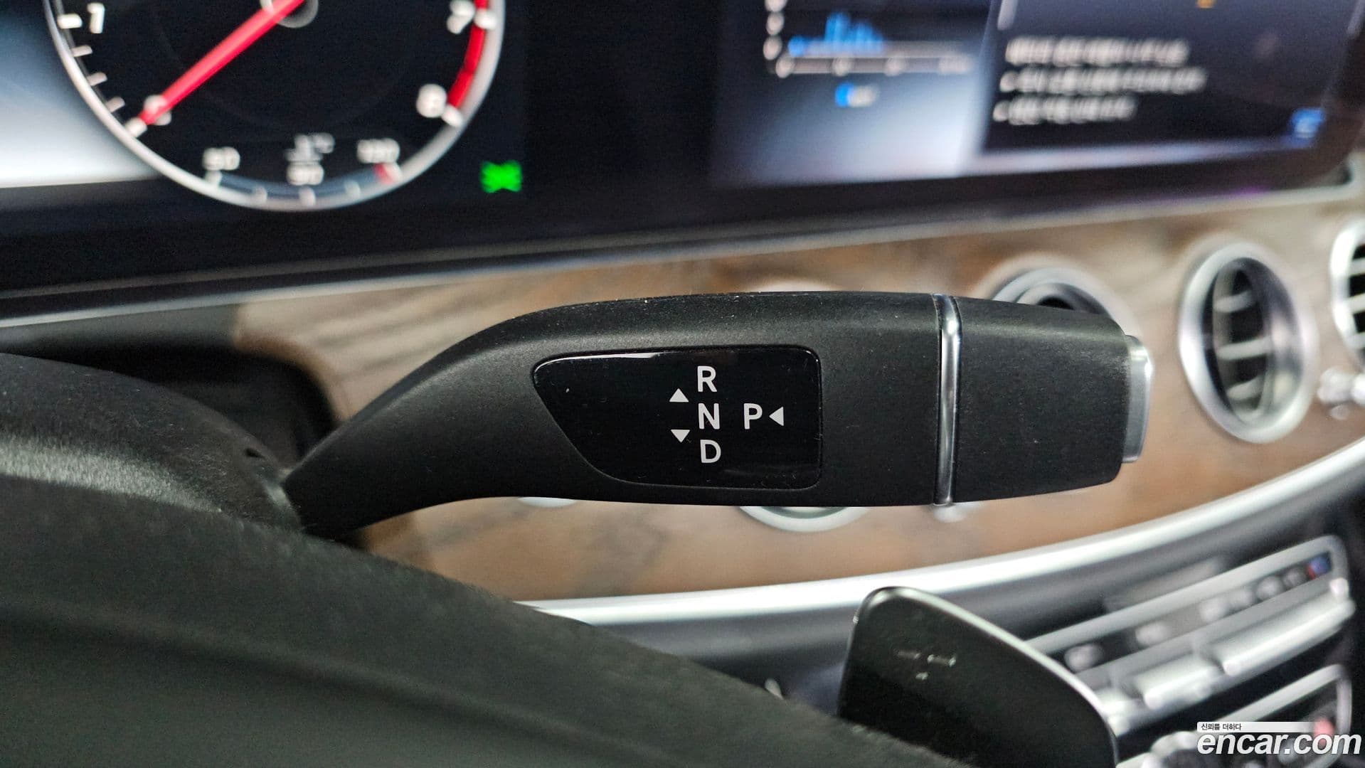 Main__Slider__Photo:E-Class Mercedes-Benz 2018.6-8